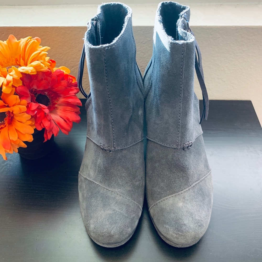 Toms Suede Avery Tassel Zip Up Grey Booties, New